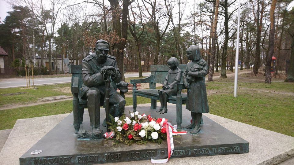Sulejówek Pomnik Józefa Piłsudskiego